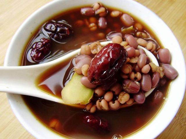 Đậu phộng nấu chung với thứ này: Da hồng hào, huyết áp ổn định, giúp sáng mắt và bảo vệ tim