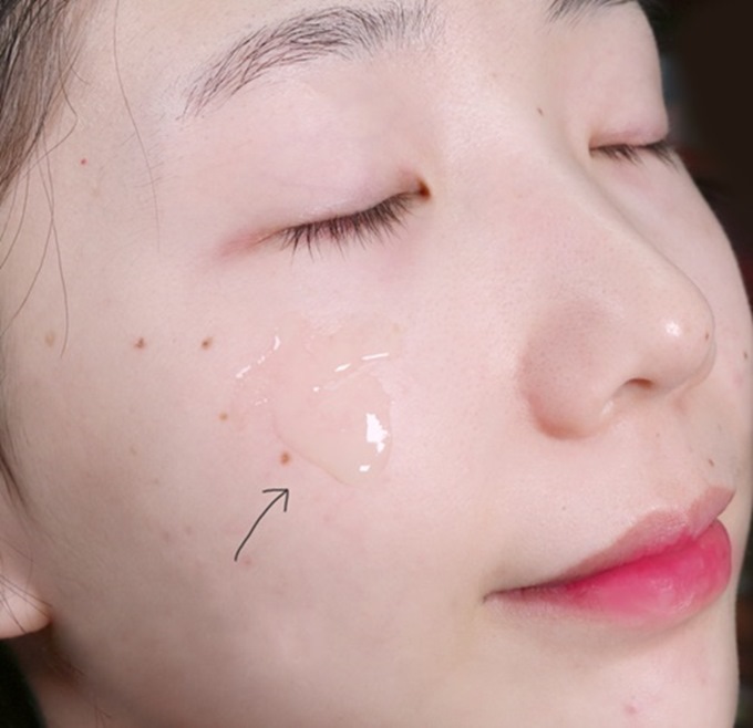 Ai cũng hỏi dạo này thoa kem gì mà da trắng thế nhưng thực ra tôi chỉ dùng nửa quả chanh trước khi đi ngủ thôi