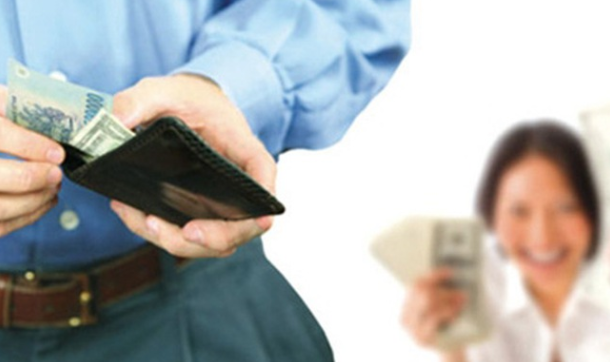 Nghiên cứu hẳn hoi: Chồng khôn là cứ để vợ GIỮ LƯƠNG, gia đình càng ngày càng hạnh phúc, tiền đẻ ra tiền chứ đi đâu mà thiệt