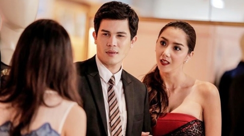 Thấy ả bồ vác bụng bầu đến đòi chồng, vợ liền đồng ý ly hôn, và cái kết bất ngờ sau 4 tháng...