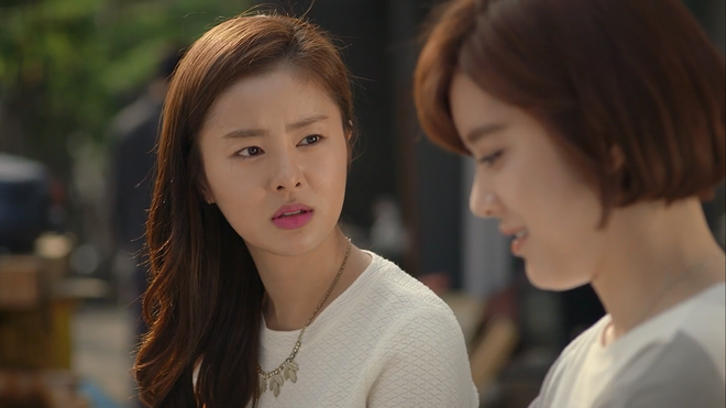 Bồ của chồng bất ngờ hẹn gặp, lại còn dúi vào tay vợ 1 cái túi bảo: &rsquo;Chị cầm lấy mà giành lại con đi!"