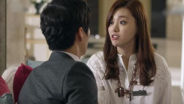 Đừng có động vào đồ của vợ tôi, loại đàn bà hư đốn như cô đừng hòng thay thế được cô ấy