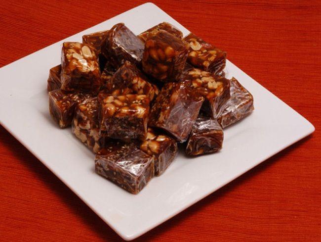 Chỉ 30 phút là có ngay 1 mẻ KẸO CHUỐI dẻo ngon, ngọt bùi với cách làm siêu dễ, mẹ trổ tài cho cả nhà ăn Tết đi nè!