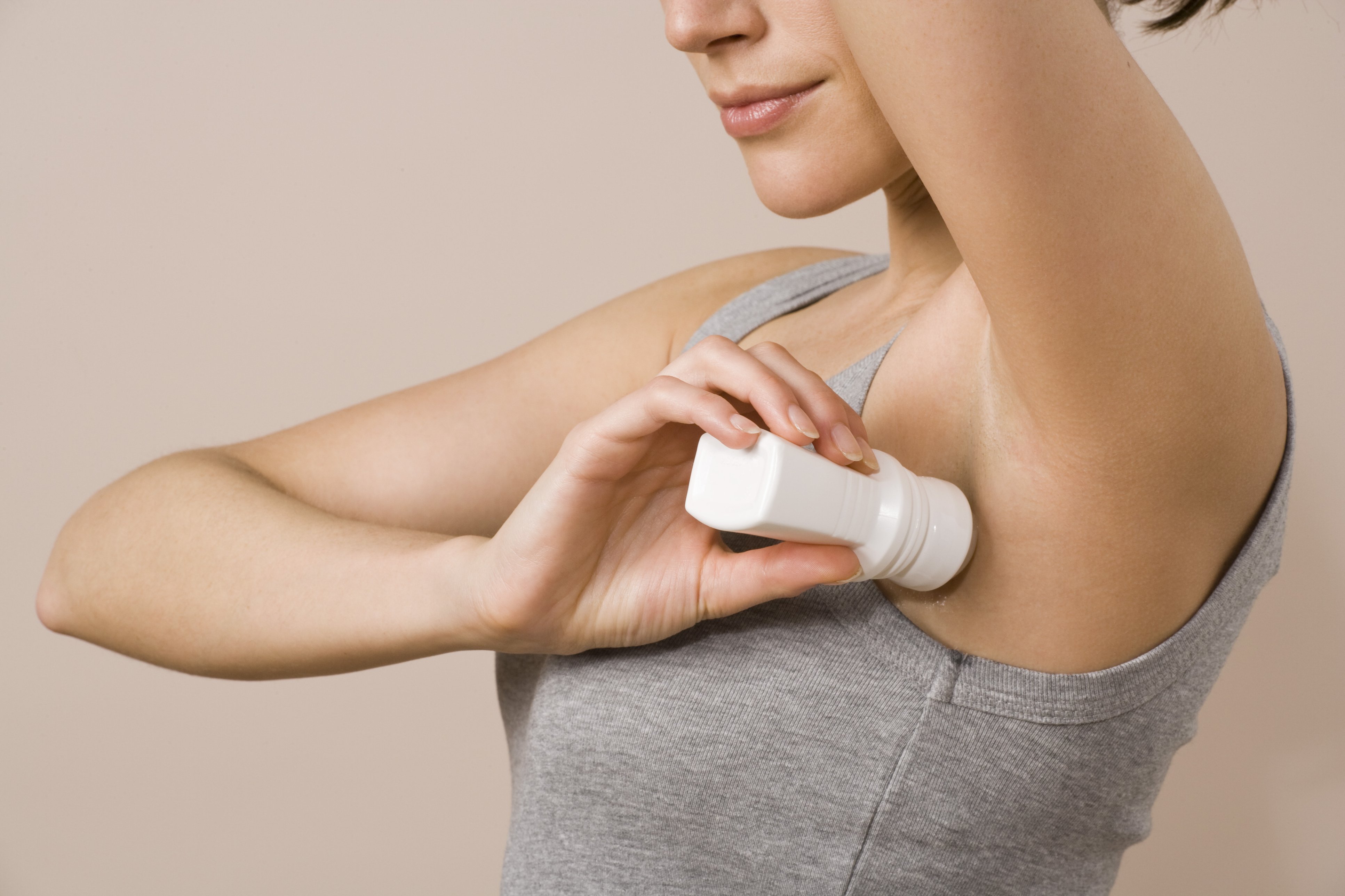 Tự bào chế lăn khử mùi có hương thơm dịu nhẹ, an toàn, thân thiện với làn da