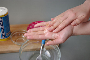 Bí quyết giúp chị em sở hữu đôi bàn tay đẹp, bàn chân mịn đơn giản, tiết kiệm và cực kỳ hiệu quả