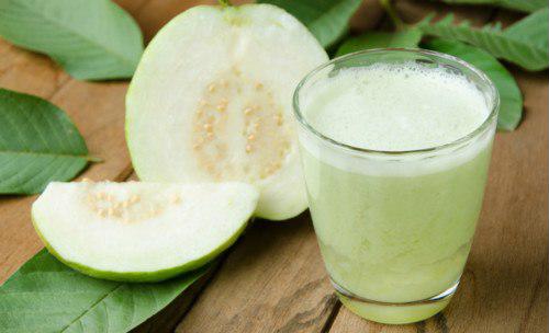 Uống loại nước ép trái cây này vào, vừa chống nắng vừa làm đẹp da