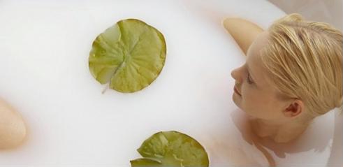 Thêm thứ này vào nước tắm mỗi tối, da toàn thân bật tông trắng hồng, mịn màng như em bé chỉ sau vài ngày