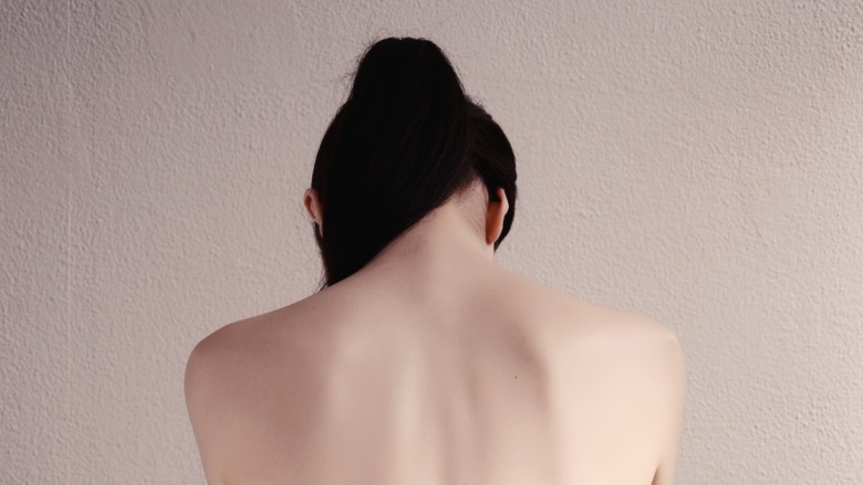 Có 4 thứ cần cởi ra, 3 thứ phải mặc vào khi đi ngủ, là phụ nữ hãy nhớ kỹ