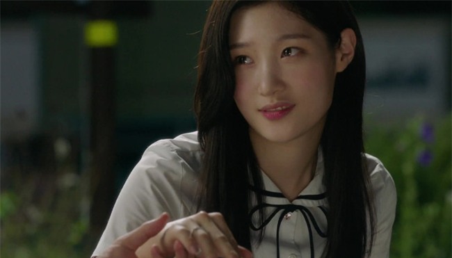 Bạn thân cướp chồng còn trơ trẽn: "Tại kỹ năng trên giường của cậu không bằng mình thôi"