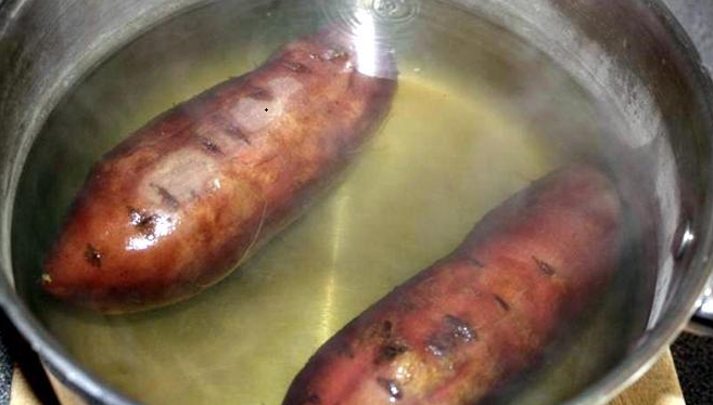 Phương pháp giảm cân HIỆU QUẢ CAO từ nước luộc khoai lang