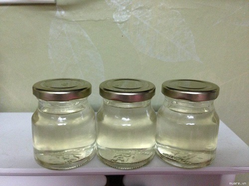 Phòng tắm nhà bạn đã có lọ dầu dừa chưa? Nếu chưa thì ngay ngày mai đi mua luôn nhé vì những công dụng tuyệt vời này