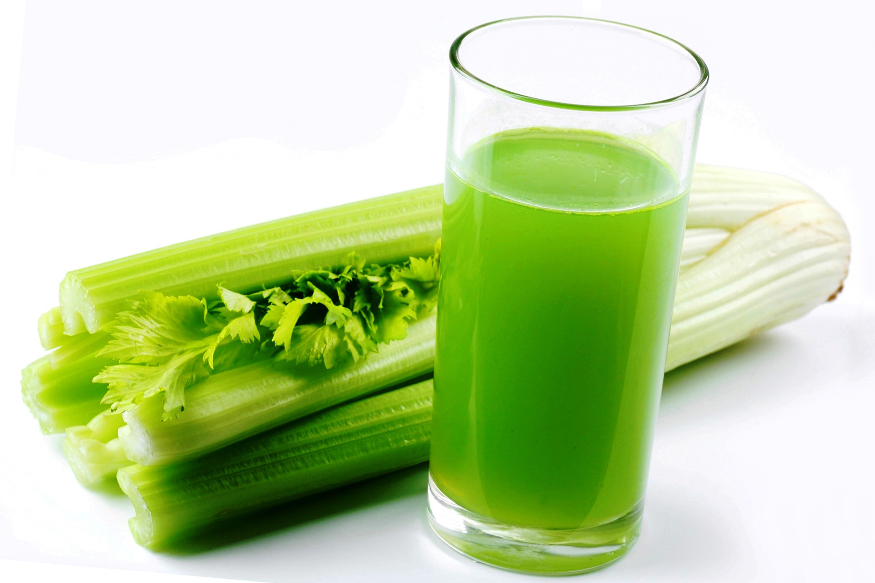 4 loại nước ép cần tây nhanh chóng giúp chị em lấy lại vòng eo thon gọn