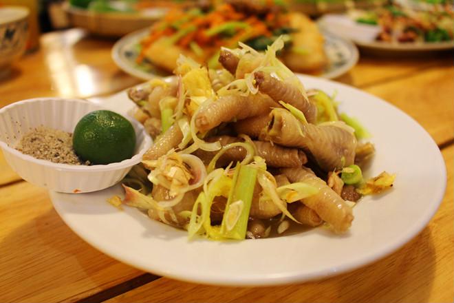 Hướng dẫn ngâm chân gà sả tắc đơn giản không bị đắng, thơm ngon đổi vị