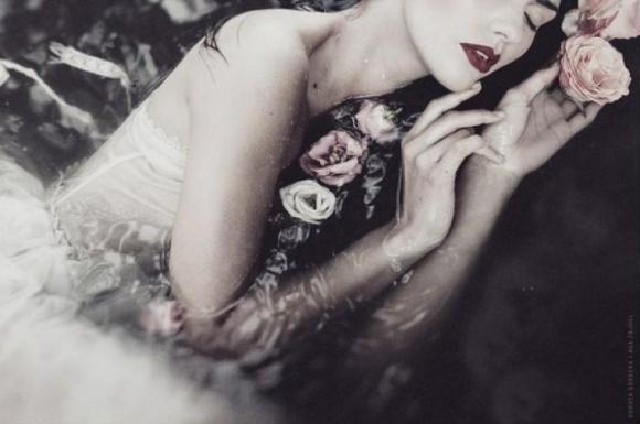 Đàn bà ơi, đừng than khổ nữa ! Đàn ông không nghe thấy đâu