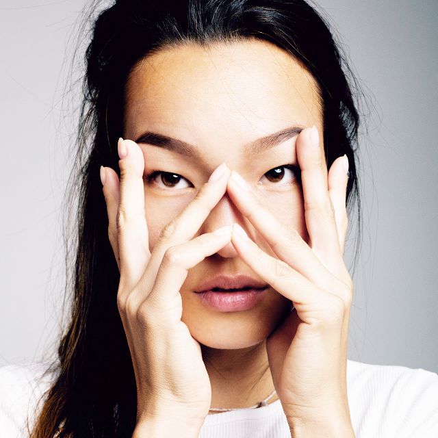 Xóa nếp nhăn vùng mắt cho nàng văn phòng chỉ trong 1 tuần