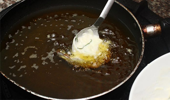 5 kiểu dùng dầu ăn nguy hiểm hơn “thuốc độc”, đừng tiếc tiền để rồi rước bệnh cho cả gia đình