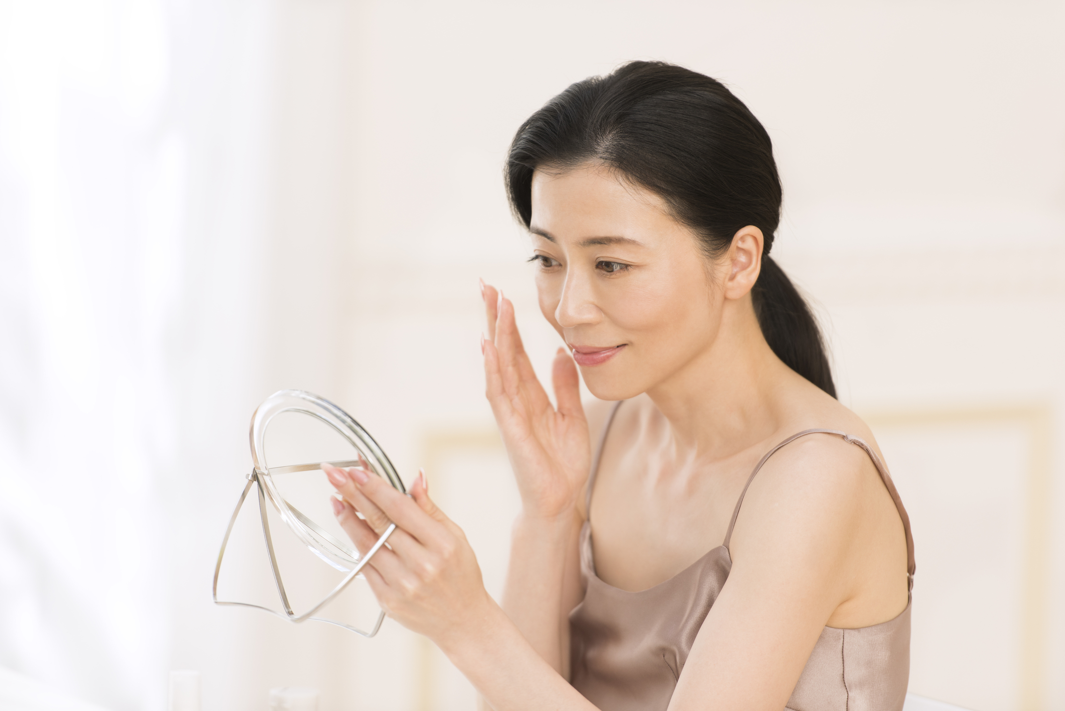 TRỊ NÁM THÂM SÂU TUỔI U40 U50 KHÔNG THỂ DÙNG CÁCH ĐẠI TRÀ THÔNG THƯỜNG