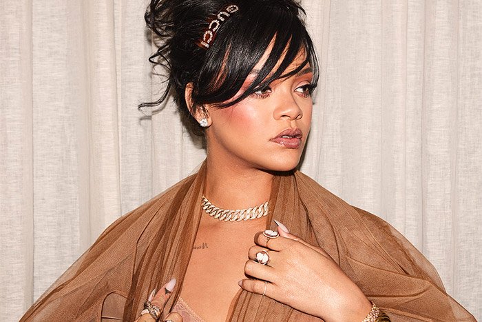 Đã tìm ra công thức đẹp da như Rihana