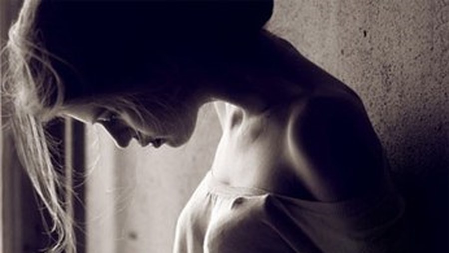 Tình cảm là thứ không phải muốn buông là buông được