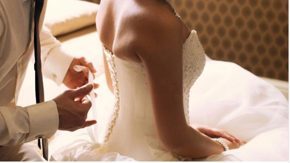 Chiếc thắt lưng tặng vợ sếp