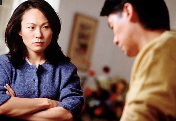 Chồng chỉ lo cho nhà nội, bỏ mặc nhà ngoại. Vợ bảo: Sau này anh cũng là bố vợ đấy!