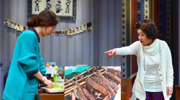 Mẹ chồng mỉa mai thông gia biếu thịt trâu ch.ết, dâu điên tiết: Còn sạch hơn đống bò bệnh dưới này