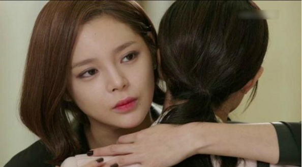 Chồng cặp bồ, vợ đánh ghen thông minh và câu hỏi: Có tiền taxi về chưa?