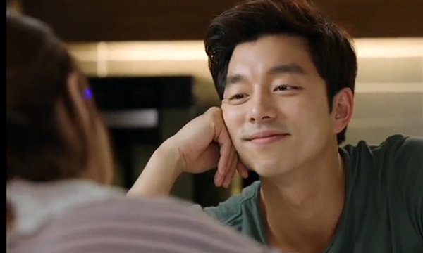 Chồng có bồ vẫn ra sức nịnh vợ - Cô cười: "Diễn sâu quá, đây tỉnh đòn lâu rồi"