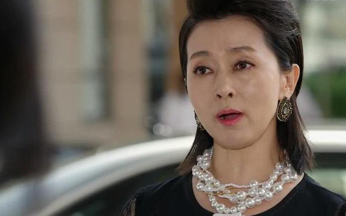 Con dâu vô sinh muốn ly hôn nhưng mẹ chồng không cho. Sau đêm ngủ cùng bà, cô mới rùng mình...