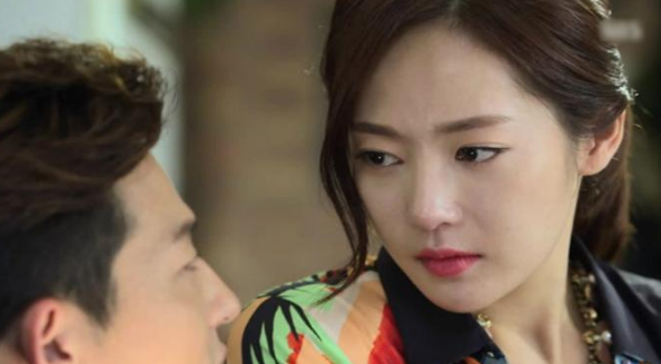 Gặp lại chồng cũ vợ mỉa: Bồ anh dùng mạnh tay nhỉ, mới 2 năm mà trông tã như... xe thồ