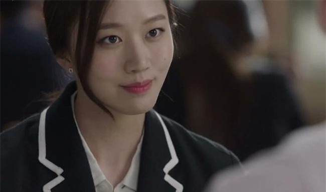 Chồng nhất quyết ly hôn để cưới bồ, vợ được ngay sếp soái ca lái siêu xe đến đón