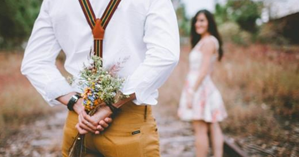 Duyên đến hay đi cứ BÌNH THẢN mà đón nhận, vì chắc chắn có người ĐỢI bạn nơi cuối con đường