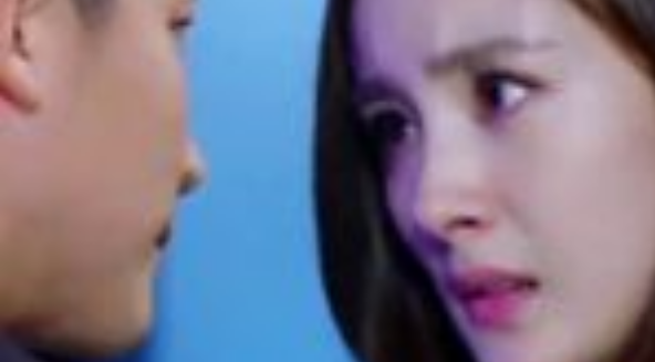 Chồng cặp bồ bị tóm sống, nhưng em điên khi nó quẳng xấp tiền bảo: "Làm đẹp mà đi kiếm thằng khác"