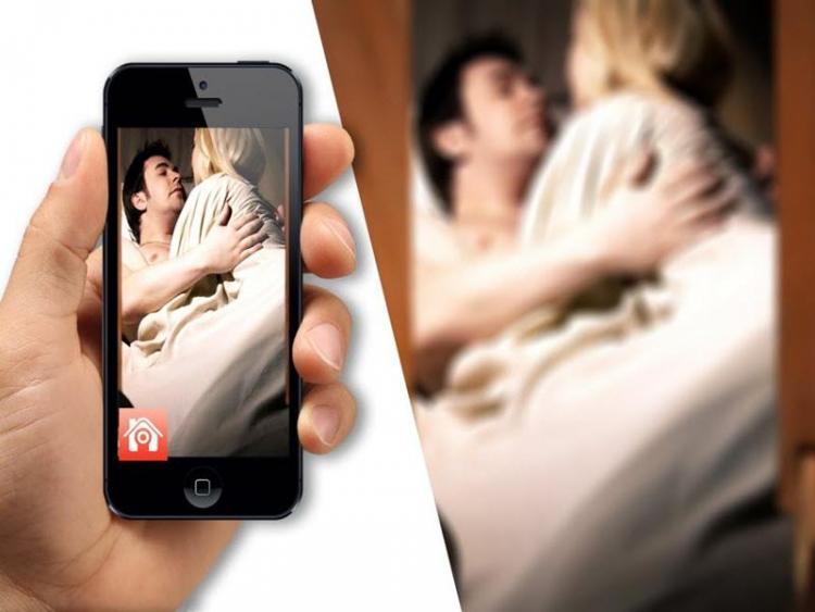 Chồng ngoại tình còn dám gửi ảnh tán tỉnh gái lạ cho vợ xem... và tỏ ra rất đắc chí