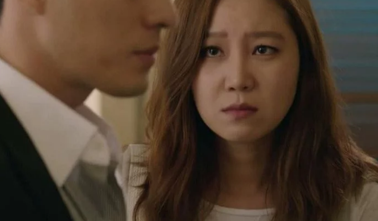 Nếu một người đàn ông đã không hiểu và không muốn hiểu, sự hi sinh của đàn bà chỉ là dư thừa