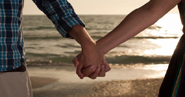 9 dấu hiệu RÕ RÀNH RÀNH của người chồng CHUNG THỦY, gái lạ có ‘dâng tận miệng’ cũng không thèm