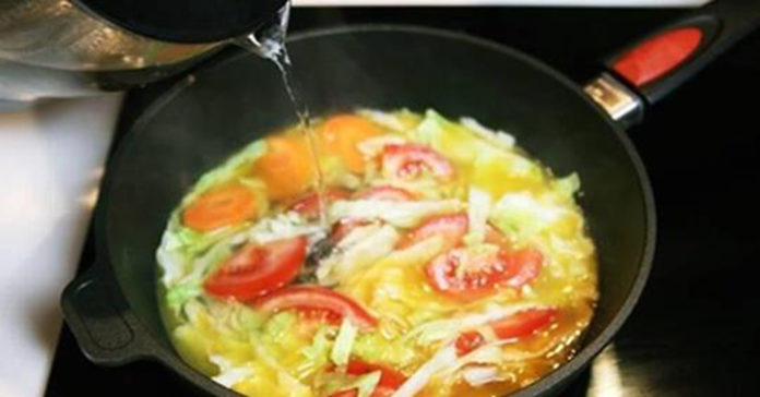 6 mẹo chữa món ăn bị mặn nhanh nhất, lỡ tay cho bao nhiêu muối cũng được ‘giải cứu’