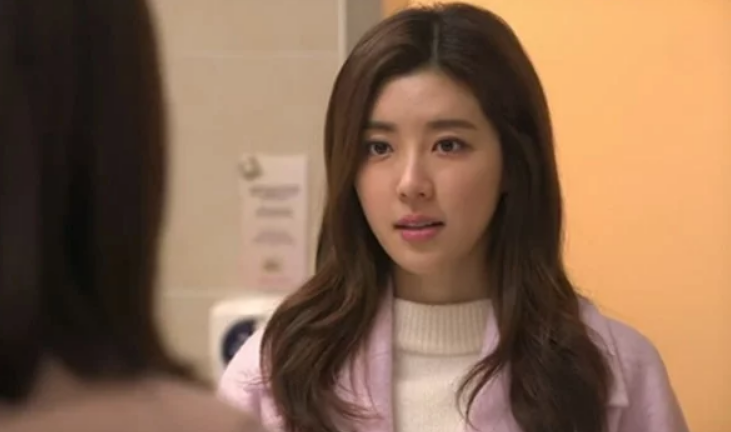 Vợ nhắn nhủ nhân tình: “Em đẹp thật mà nhân cách em thì thối hoắc!”