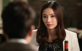 Tôi bị gã hàng xóm sàm sỡ, chồng không bênh còn gắt: Cô phải làm gì thì nó mới giở trò