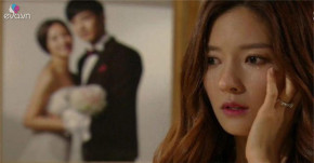 Chồng và bố mẹ chồng giấu giếm tôi cưới người khác để mong có con trai