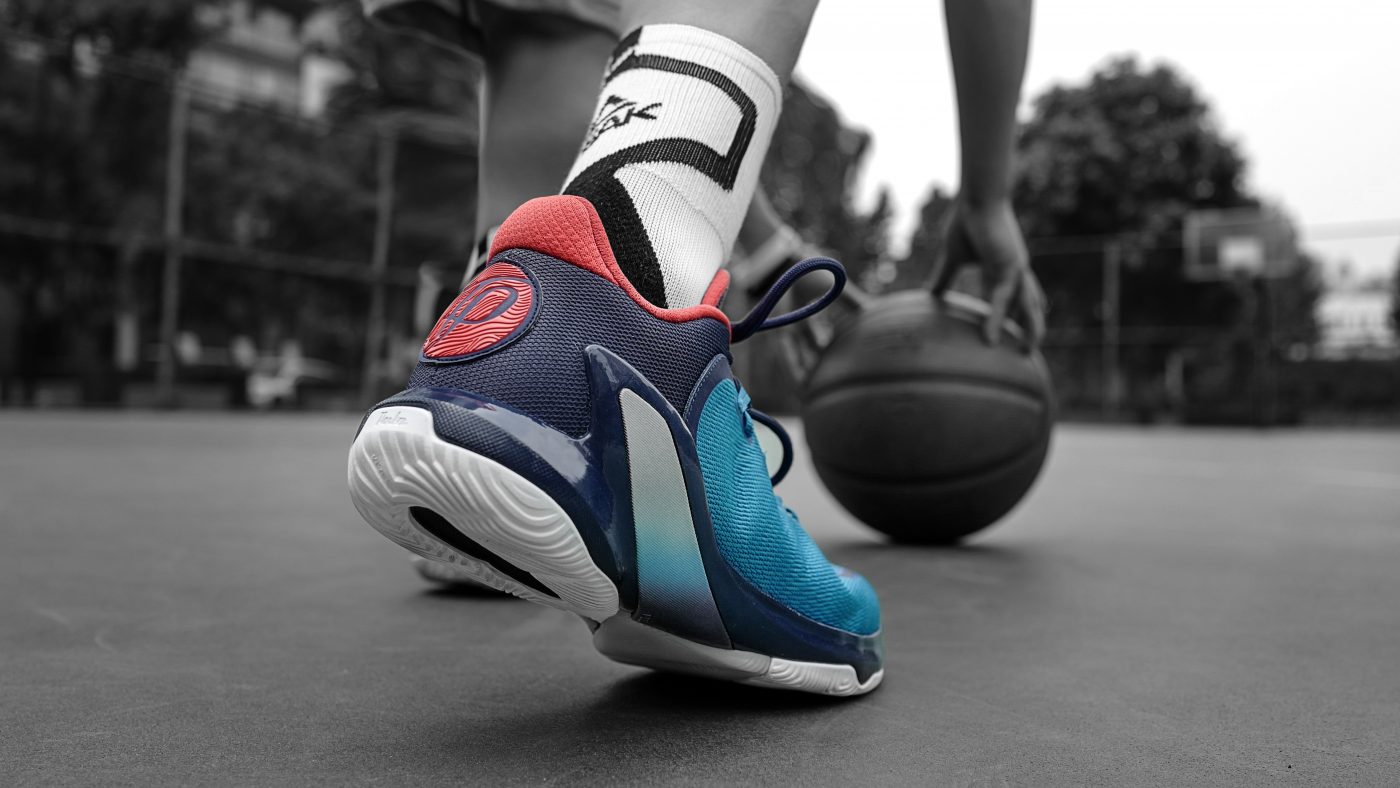 Tem Mê Giày Đã Biết Cách "Chăm Sóc Giày" Chưa? Mách Bạn Mẹo Giữ Giày Đẹp Bền Lâu