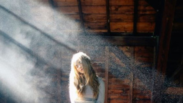 Ở đời AI BẠN AI THÙ chưa rõ vậy nên chớ vội dốc hết tâm can của mình cho người khác