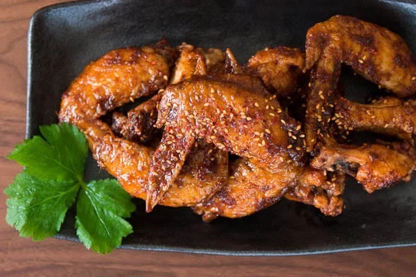 Học cách chiên cánh gà của người Hàn đảm bảo ngon ngất ngây, thơm nứt mũi