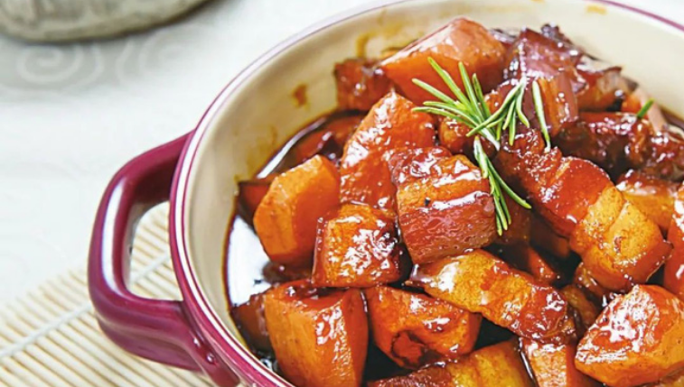 Bà ngoại tôi kho thịt heo với tương cà, tôi xin bí quyết về nấu cho gia đình chồng cả nhà ai cũng khen nức nở