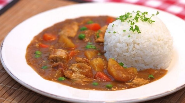Cơm cà ri bò là cả nhà có bữa tối ngon lành cho những ngày bận rộn