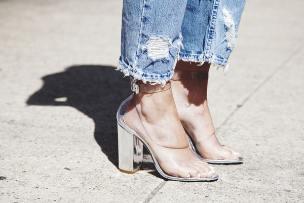 7 Kiểu Giày "Gây Sốt" Cho Các Tín Đồ Thời Trang Hiện Nay!