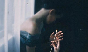 Sống với người vô tâm, có phải vợ chẳng còn sức để rơi nước mắt?