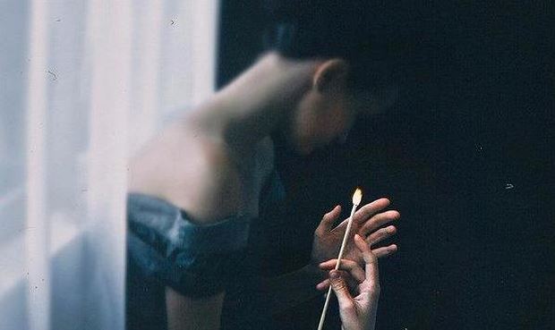 Sống với người vô tâm, có phải vợ chẳng còn sức để rơi nước mắt?