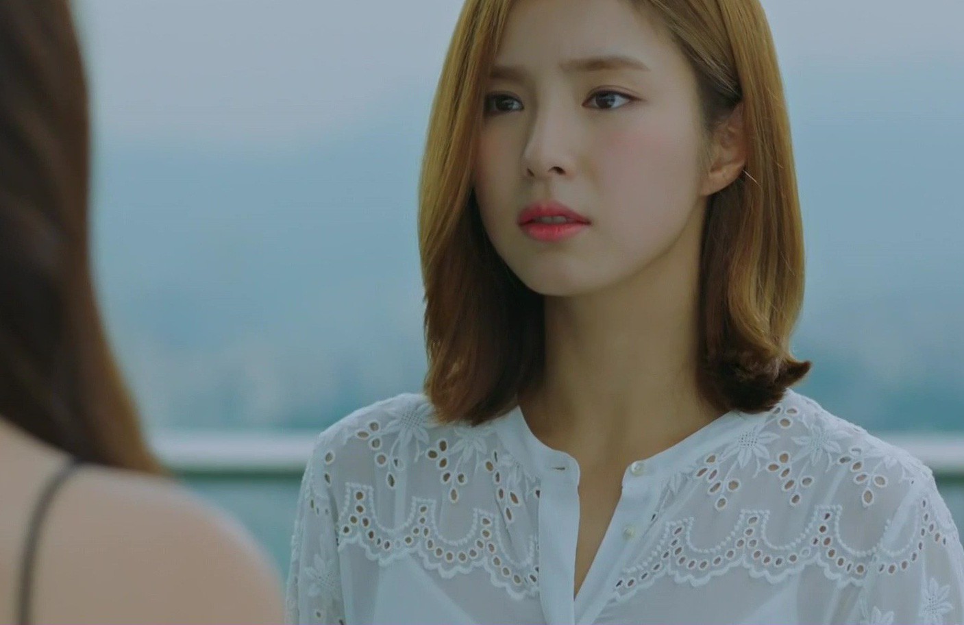 Phát hiện chồng ngoại tình với hàng xóm nhờ nhìn thấy tờ 50 nghìn đồng trong cặp con