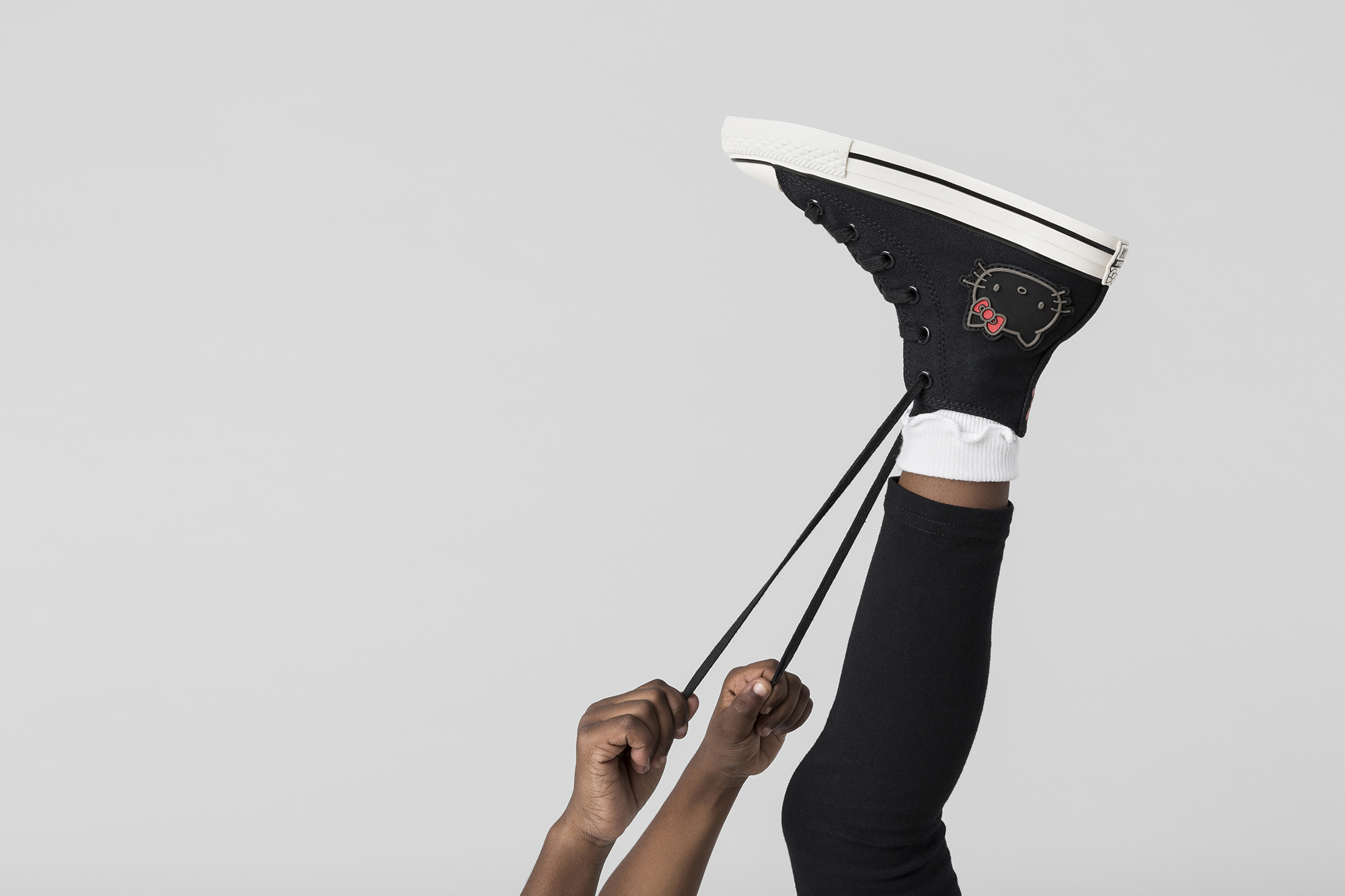 Converse Ra Mắt 2 Phiên Bản Giới Hạn Hello Kitty, Các Tín Đồ Đã Sẵn Sàng Ring Ngay 1 Em Chưa?